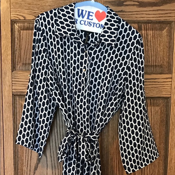 Women’s dress - Picture 2 of 3